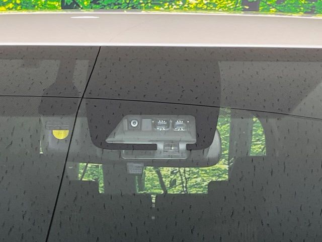 TOYOTA VOXY HYBRID 2020