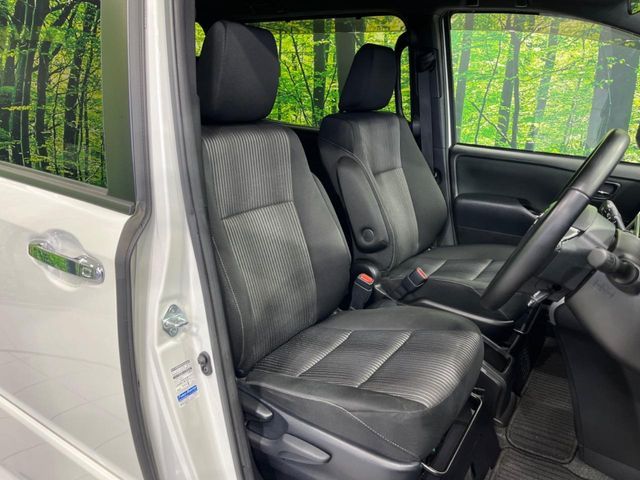 TOYOTA VOXY HYBRID 2020