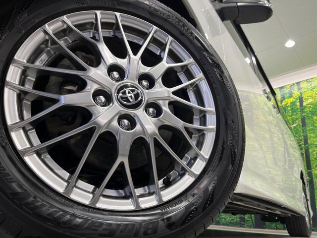 TOYOTA VOXY HYBRID 2020