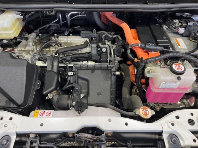 TOYOTA VOXY HYBRID 2020