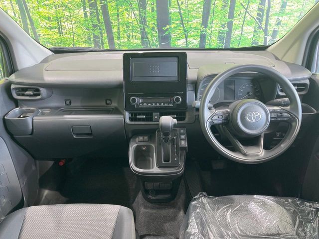 TOYOTA SIENTA HYBRID 2025