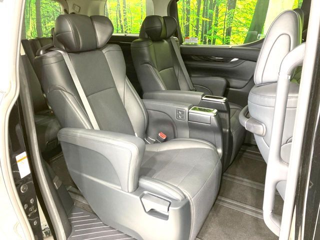 TOYOTA VELLFIRE 2019