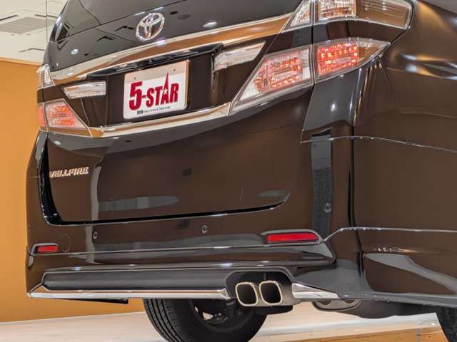 TOYOTA VELLFIRE 2013