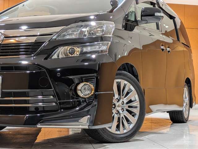 TOYOTA VELLFIRE 2013