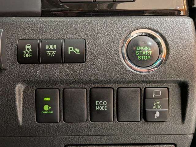 TOYOTA VELLFIRE 2013