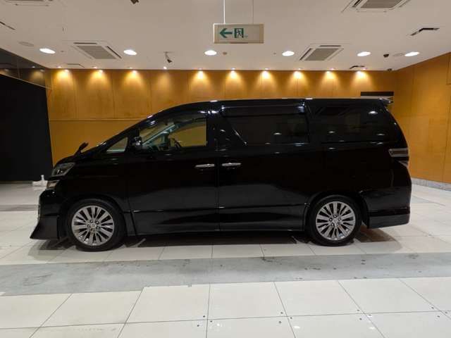 TOYOTA VELLFIRE 2013