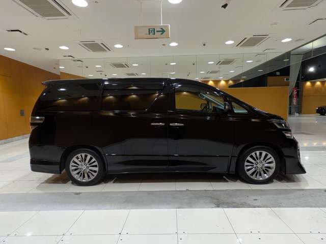 TOYOTA VELLFIRE 2013