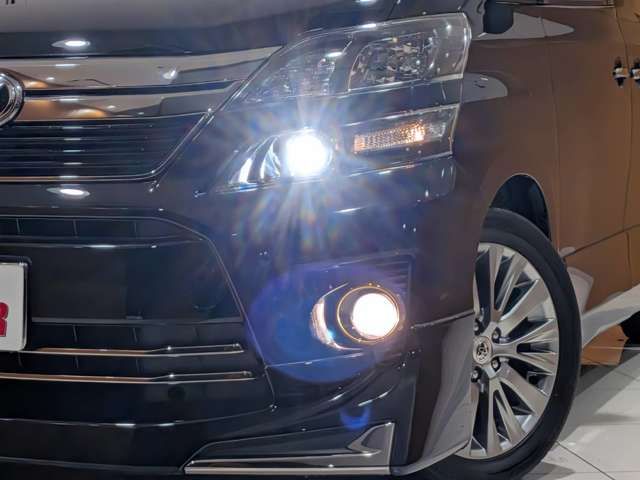 TOYOTA VELLFIRE 2013