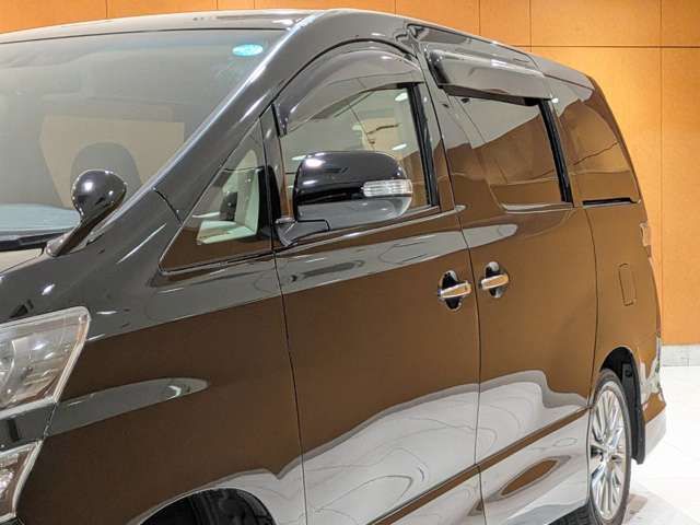 TOYOTA VELLFIRE 2013