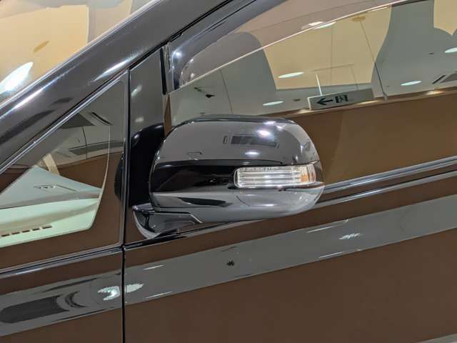 TOYOTA VELLFIRE 2013