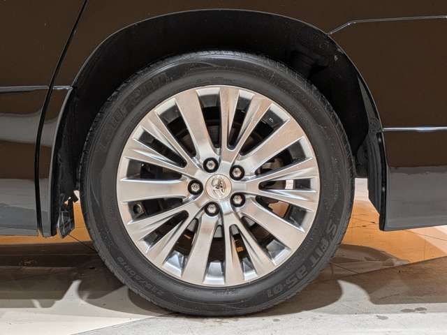 TOYOTA VELLFIRE 2013