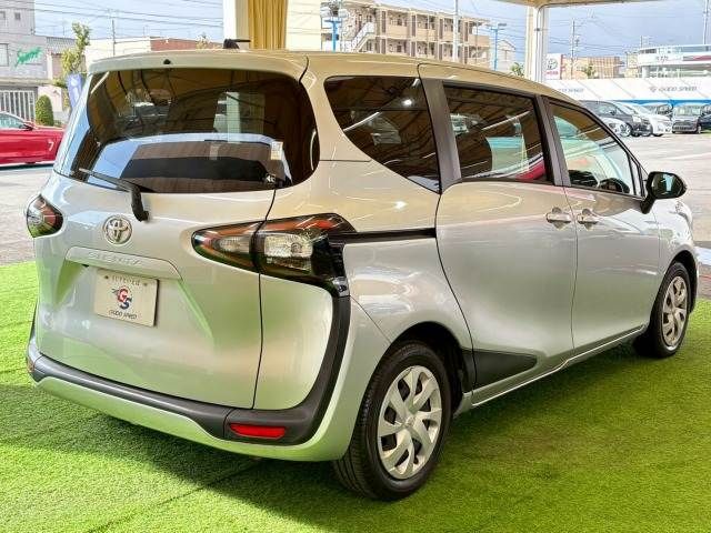 TOYOTA SIENTA 2017