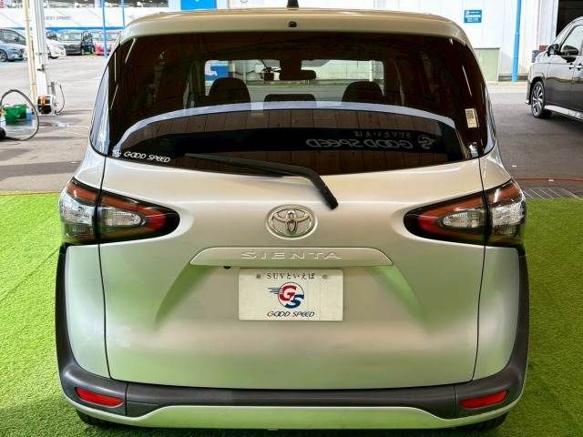 TOYOTA SIENTA 2017