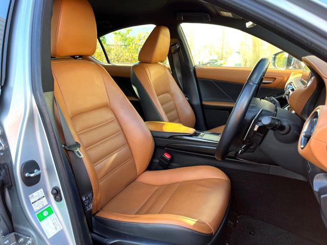 TOYOTA LEXUS IS300h 2020