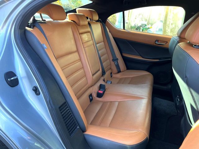 TOYOTA LEXUS IS300h 2020