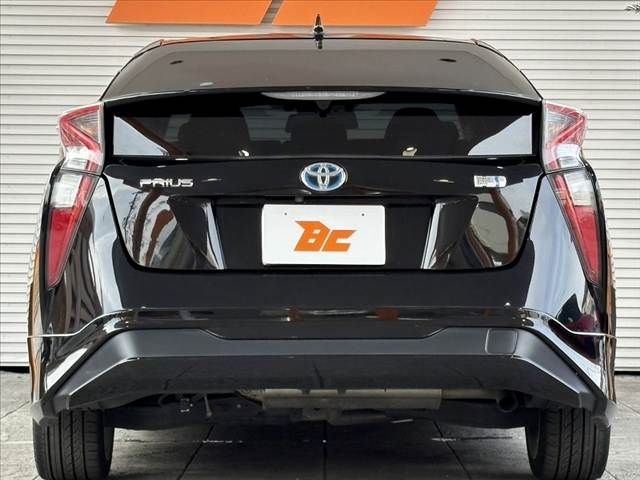 TOYOTA PRIUS 2016