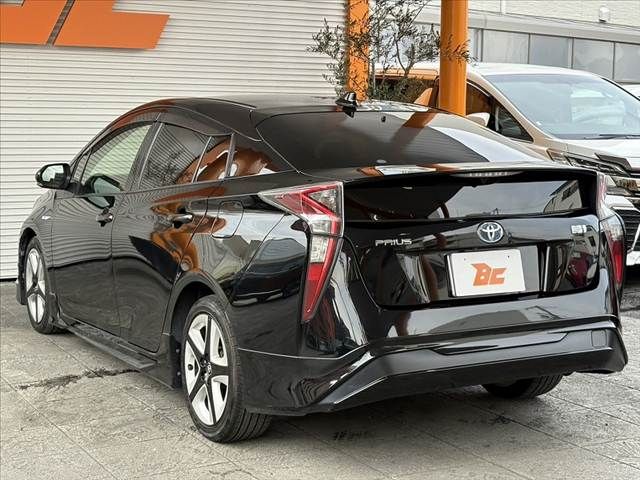 TOYOTA PRIUS 2016