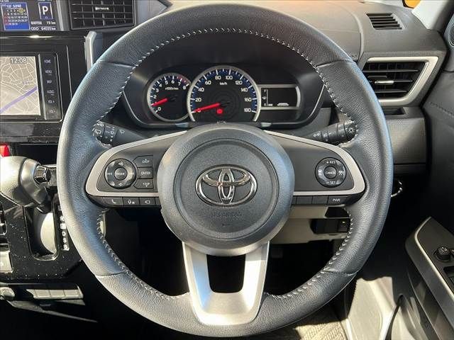 TOYOTA ROOMY 2021