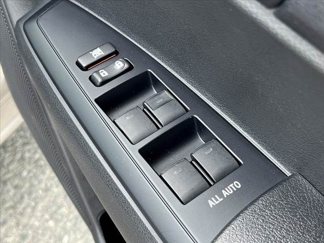 TOYOTA COROLLA AXIO 2015