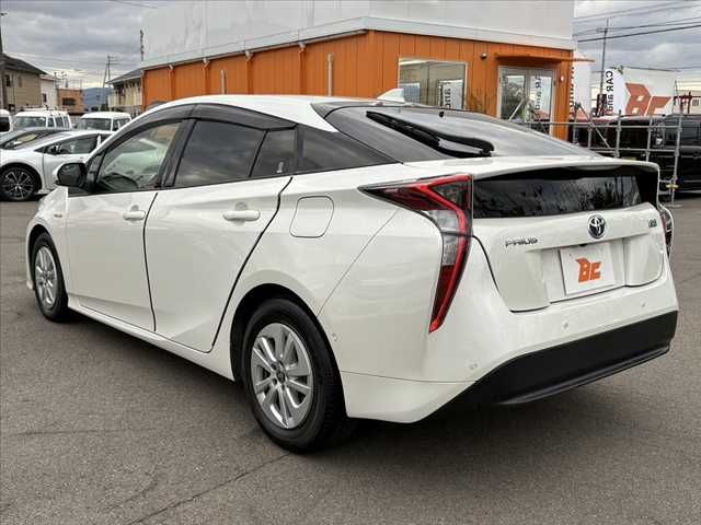 TOYOTA PRIUS 2018