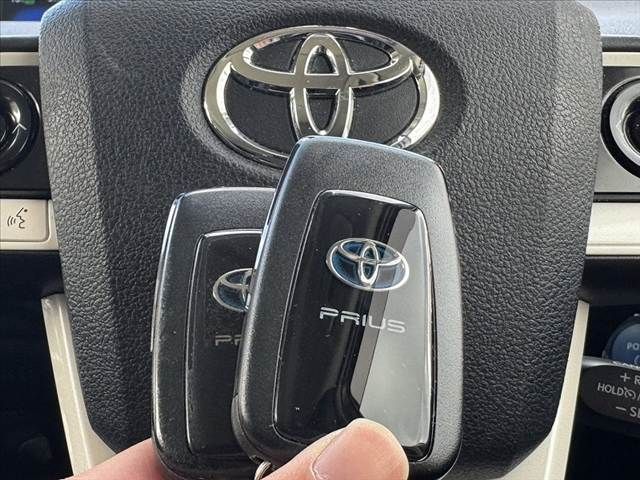TOYOTA PRIUS 2018