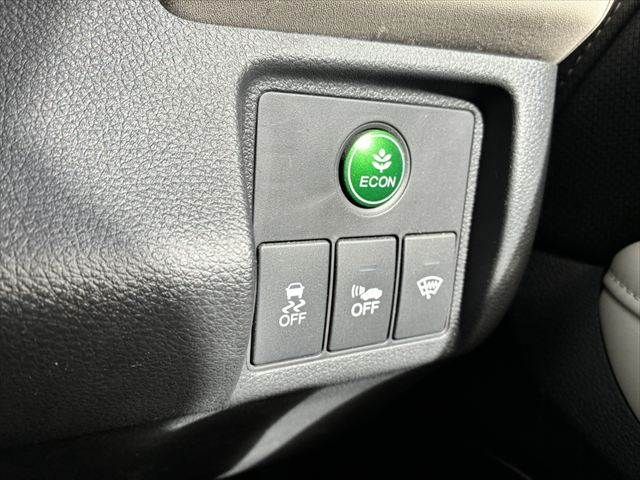 HONDA VEZEL HYBRID 2015