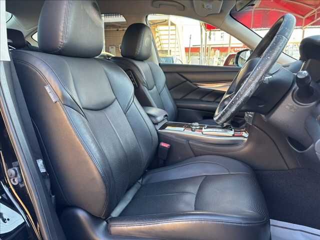 NISSAN FUGA HYBRID 2015