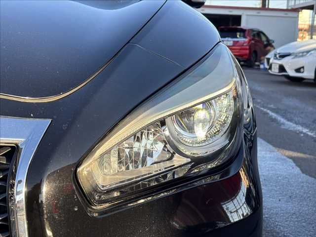 NISSAN FUGA HYBRID 2015