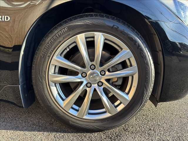 NISSAN FUGA HYBRID 2015