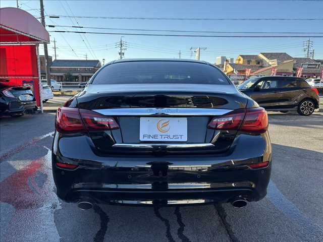 NISSAN FUGA HYBRID 2015