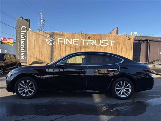 NISSAN FUGA HYBRID 2015