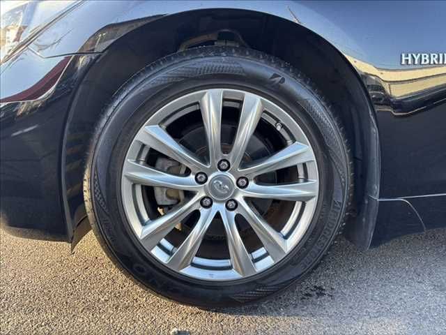 NISSAN FUGA HYBRID 2015