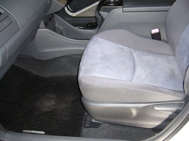 TOYOTA PRIUS Alpha 2012