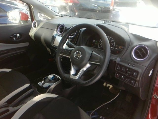 NISSAN NOTE 4WD 2019