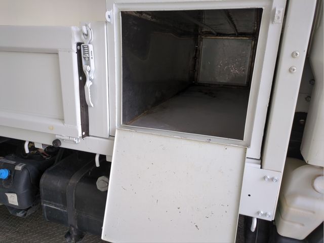 MITSUBISHI CANTER 2019