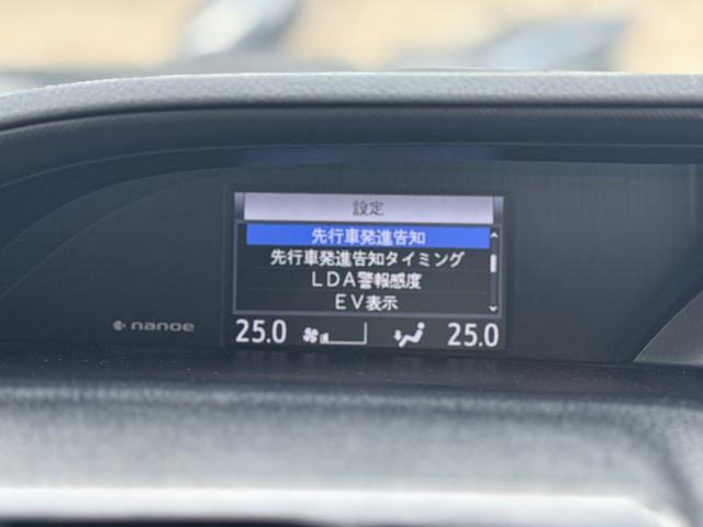 TOYOTA NOAH HYBRID 2018