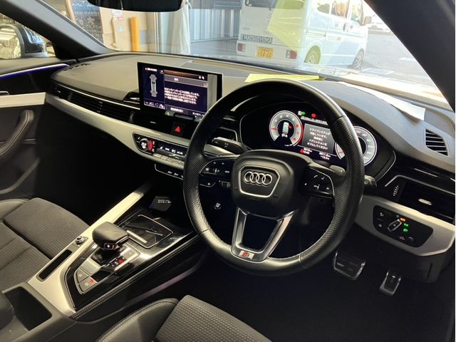 AUDI AUDI A4 AVANT 2022