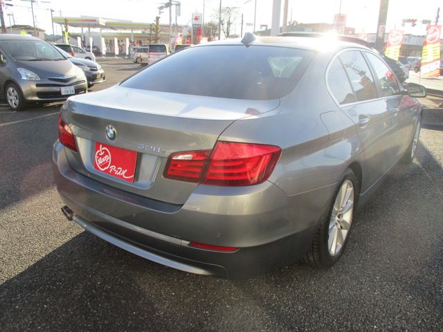 BMW BMW 5series sedan 2010