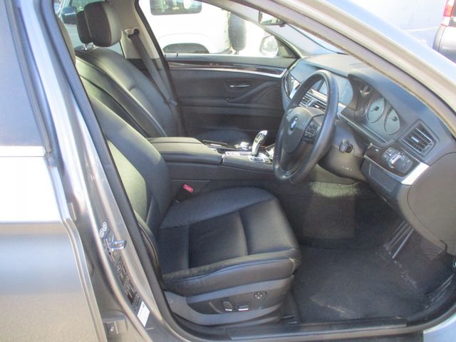 BMW BMW 5series sedan 2010