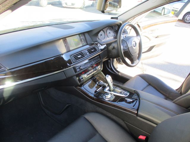 BMW BMW 5series sedan 2010