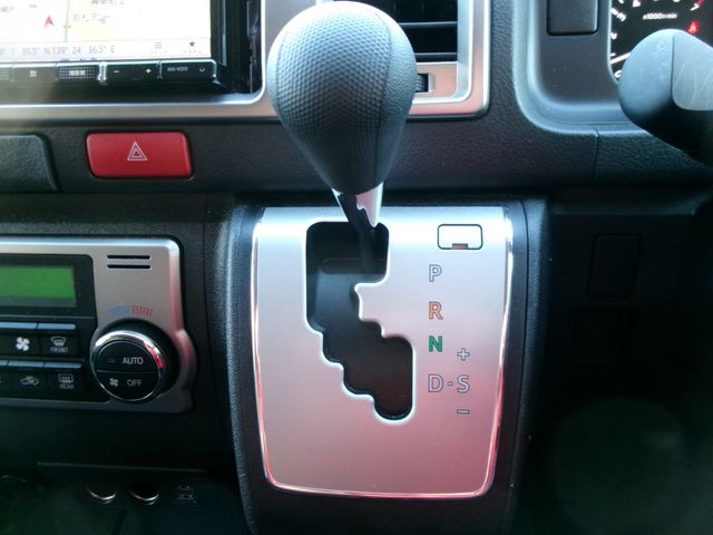 TOYOTA HIACE wagon 2023