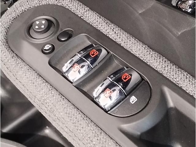 BMW MINI COOPER SD CROSSOVER 2024