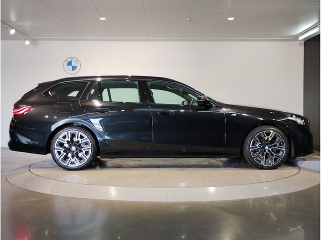 BMW BMW 5series TOURING 2024