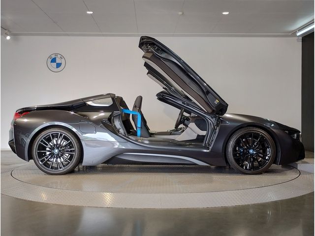 BMW BMW i8 ROADSTAR 2020
