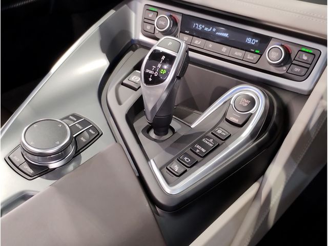 BMW BMW i8 ROADSTAR 2020