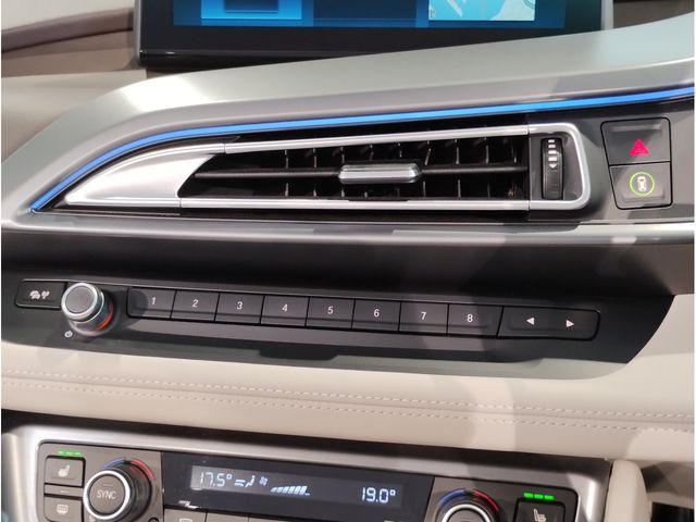 BMW BMW i8 ROADSTAR 2020