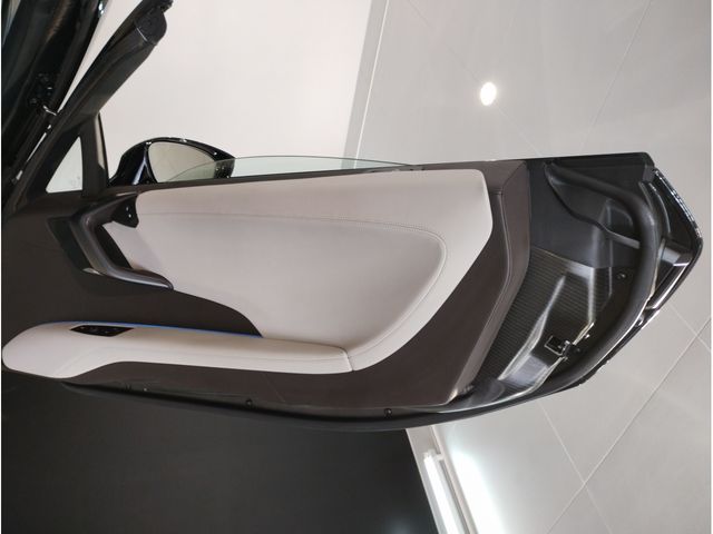 BMW BMW i8 ROADSTAR 2020