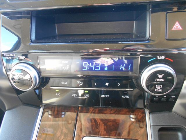 TOYOTA VELLFIRE 2019