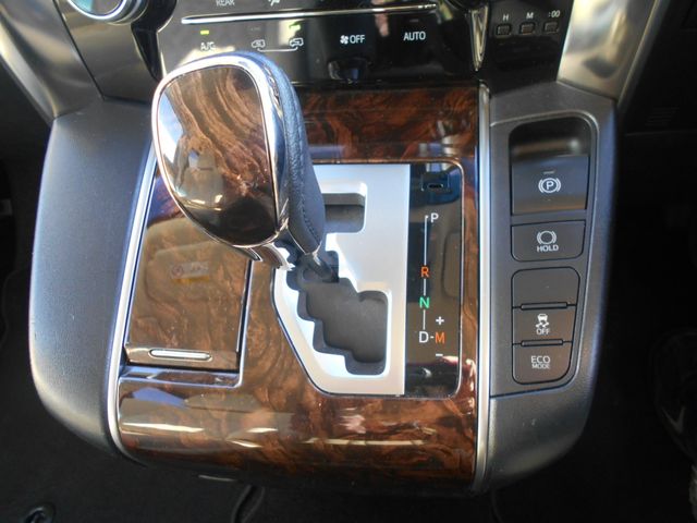 TOYOTA VELLFIRE 2019