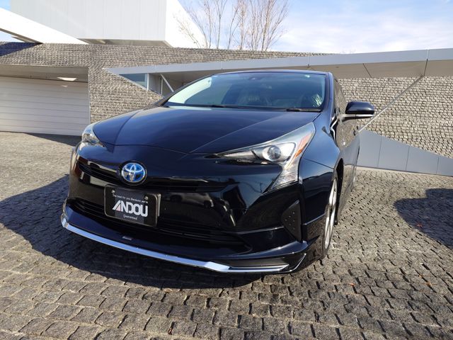 TOYOTA PRIUS 2017